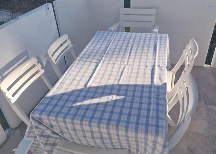 Cozy With Terrace And Shared Pool *