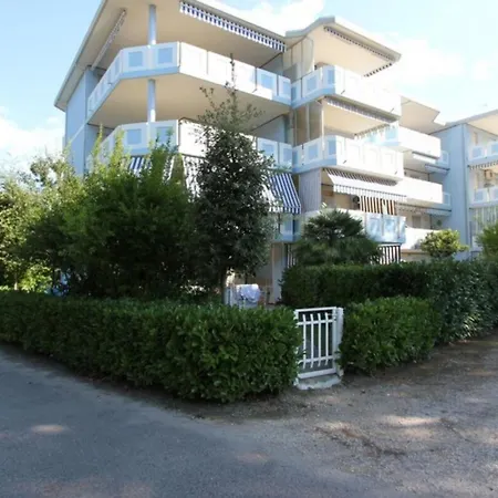 דירה Cozy With Terrace And Shared Pool ביביונה