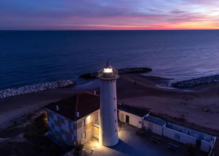 Cozy With Terrace And Shared Pool