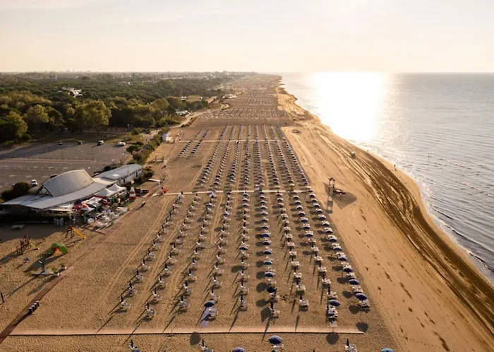 Cozy With Terrace And Shared Pool Apartment