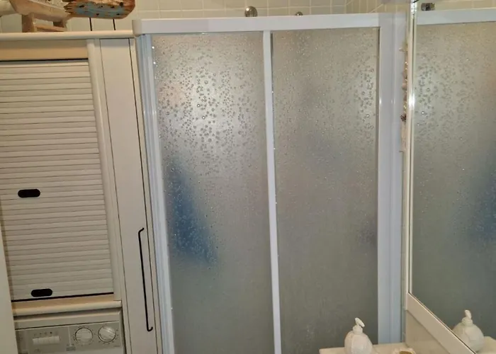 Cozy With Terrace And Shared Pool ביביונה