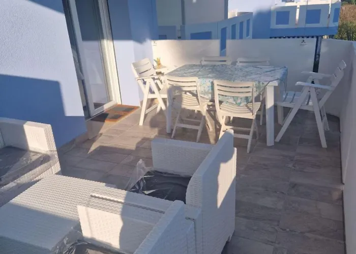 דירה Cozy With Terrace And Shared Pool